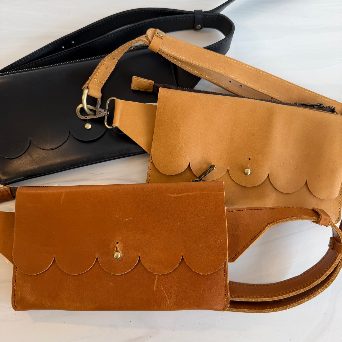 Scallop Sling Bag