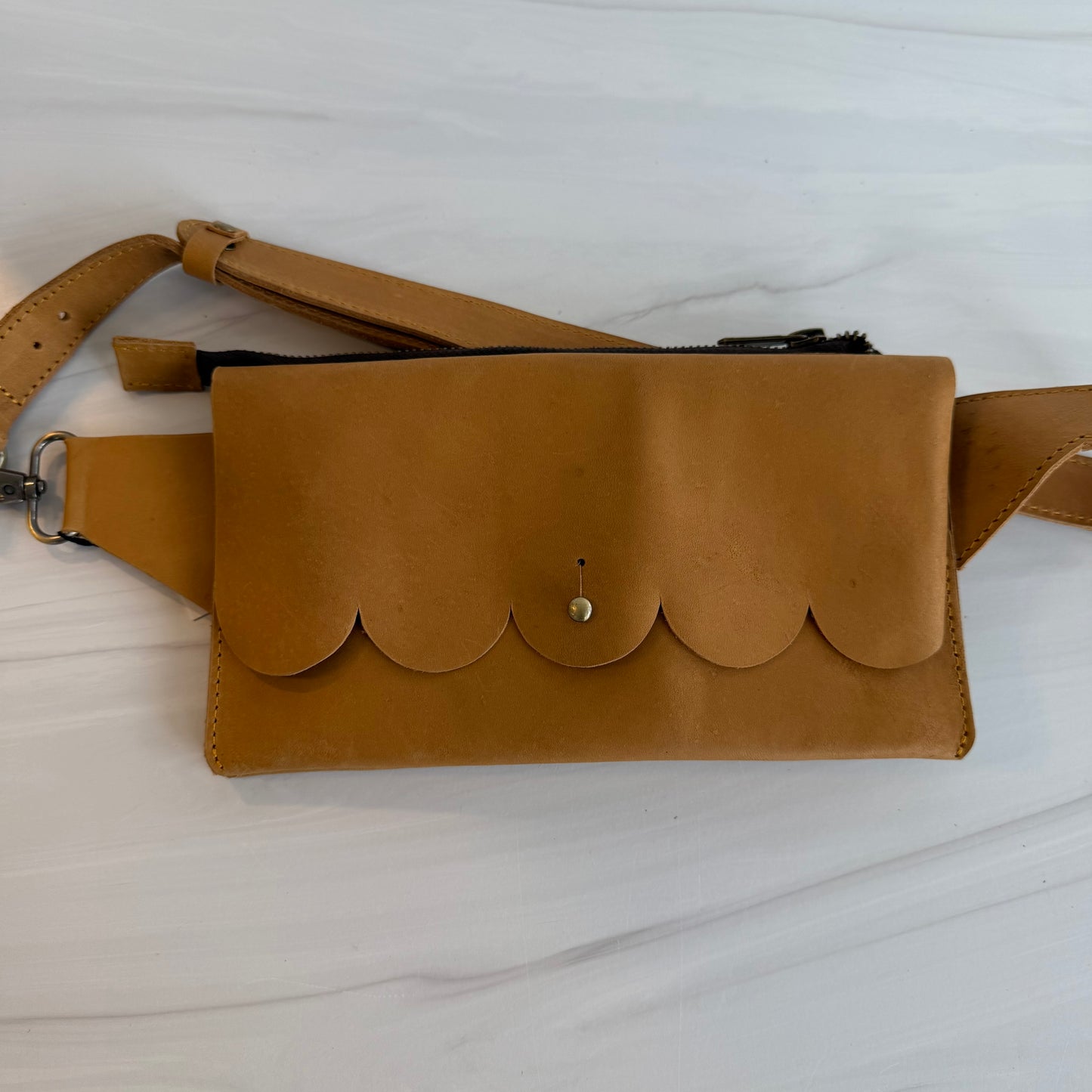 Scallop Sling Bag