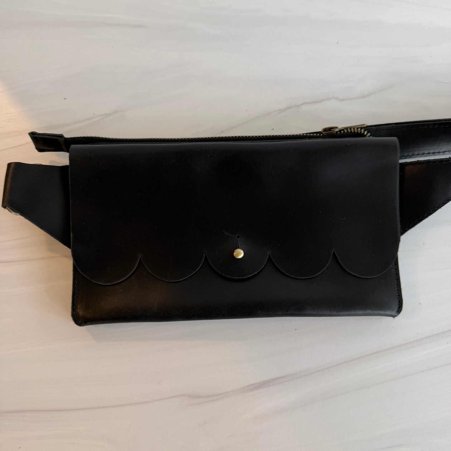 Scallop Sling Bag