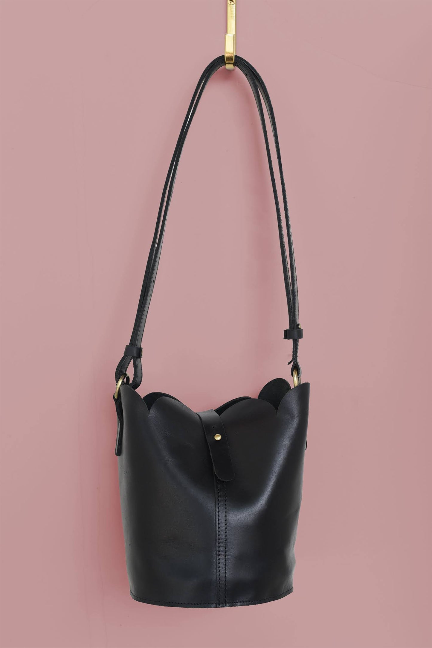 Scallop Bucket Bag