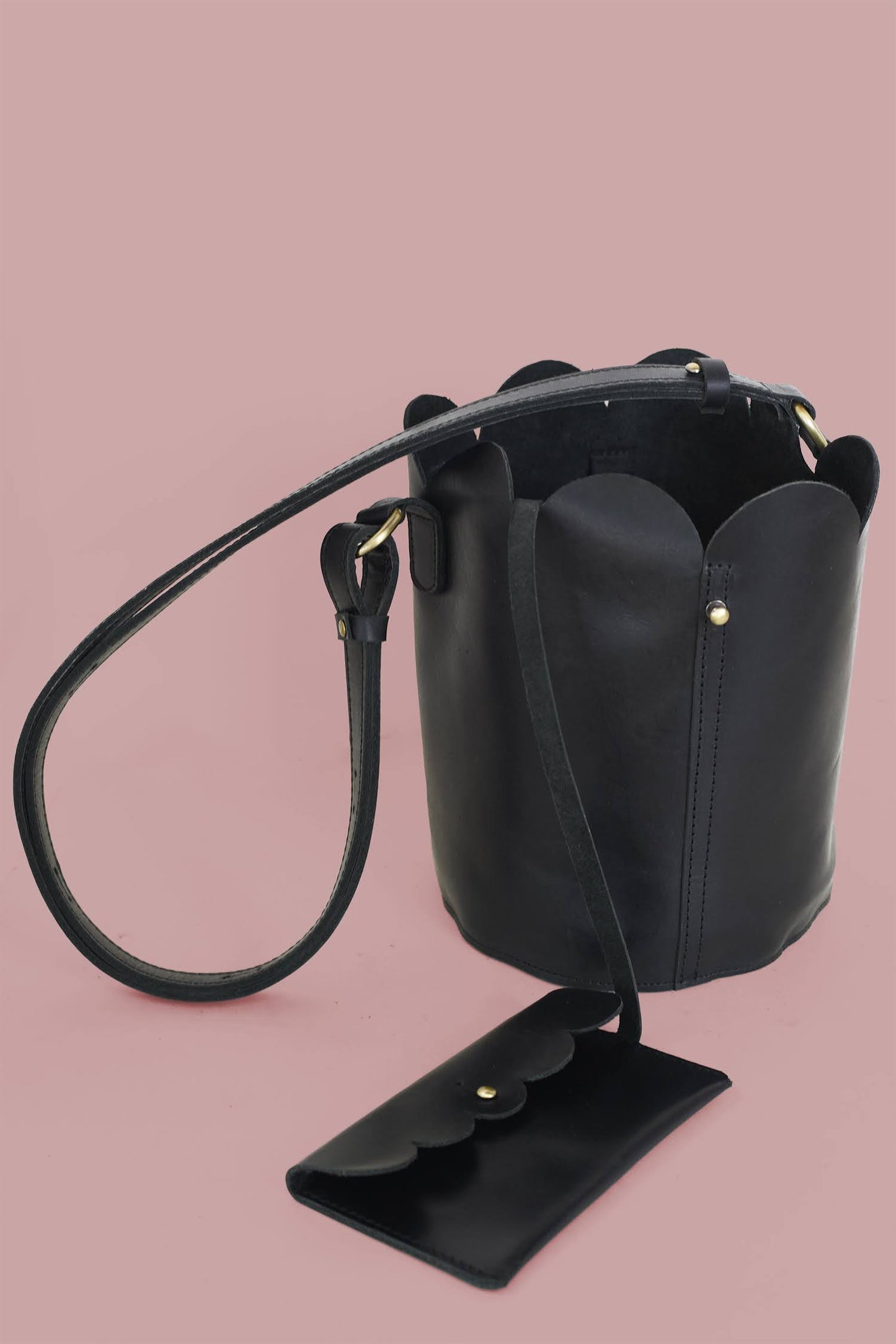 Scallop Bucket Bag
