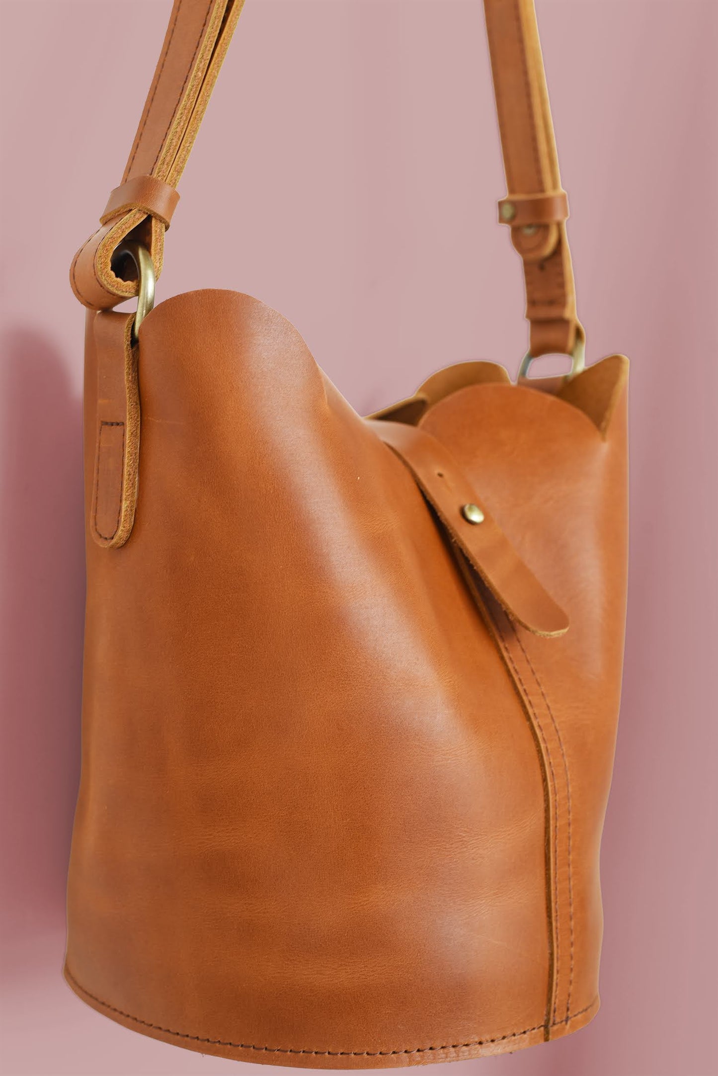 Scallop Bucket Bag