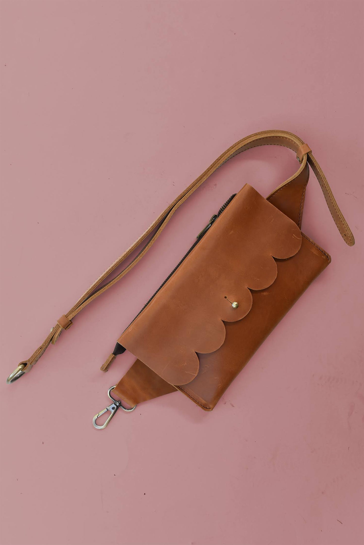 Scallop Sling Bag
