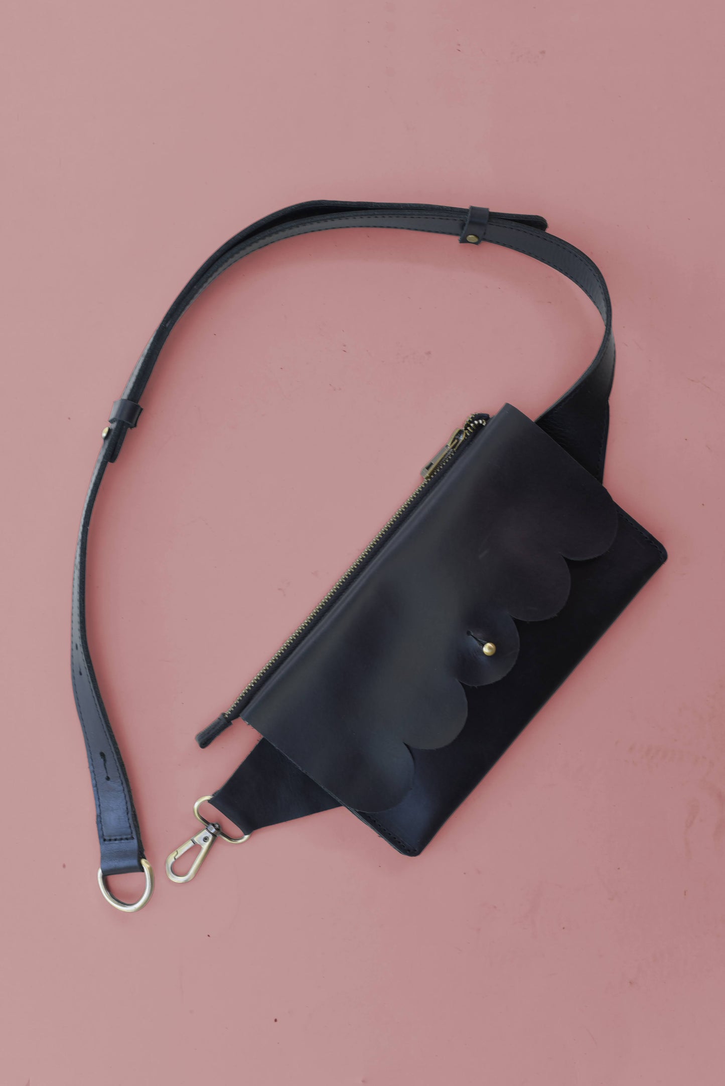Scallop Sling Bag
