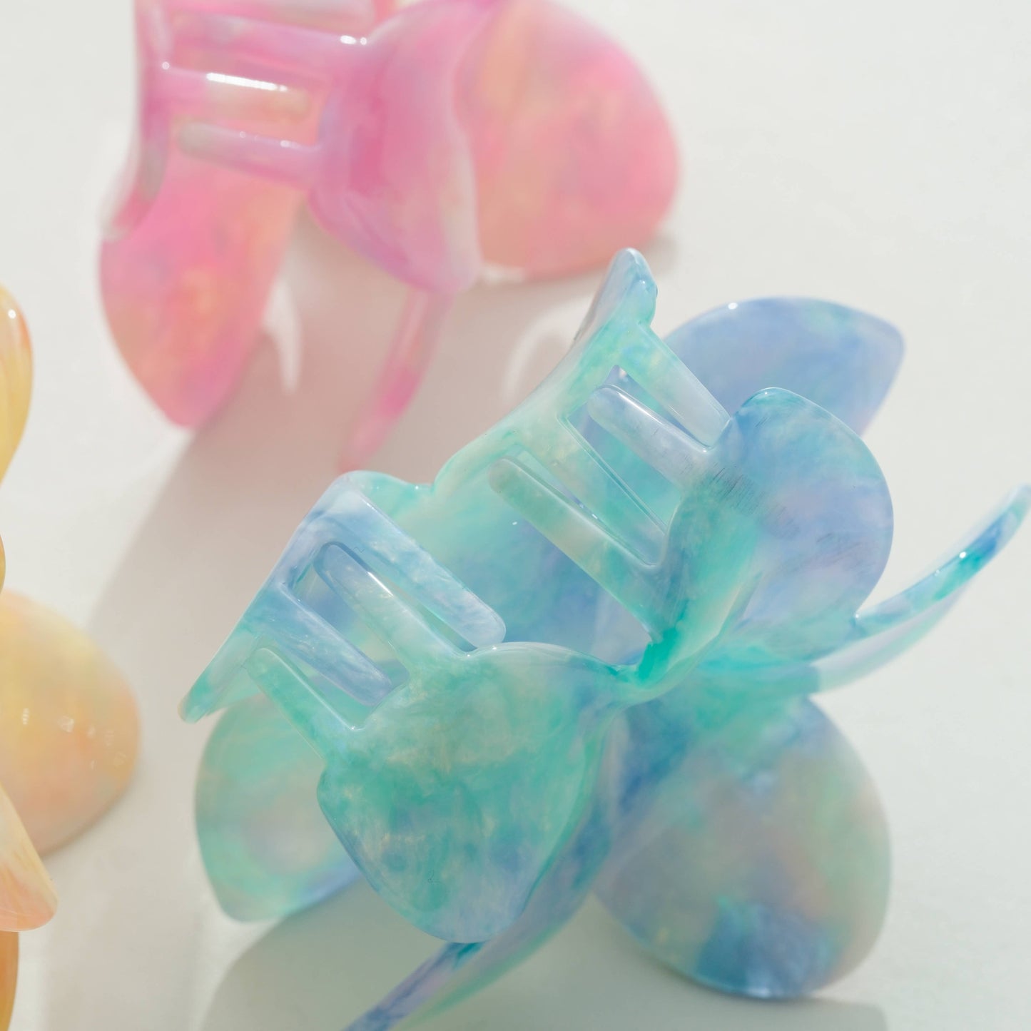 Aloha Flower Claw Clip